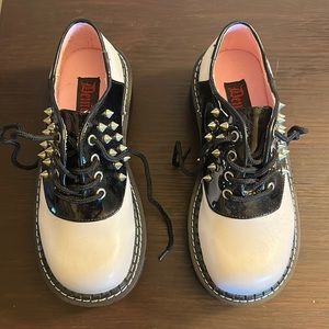 Never been worn demonia’s!